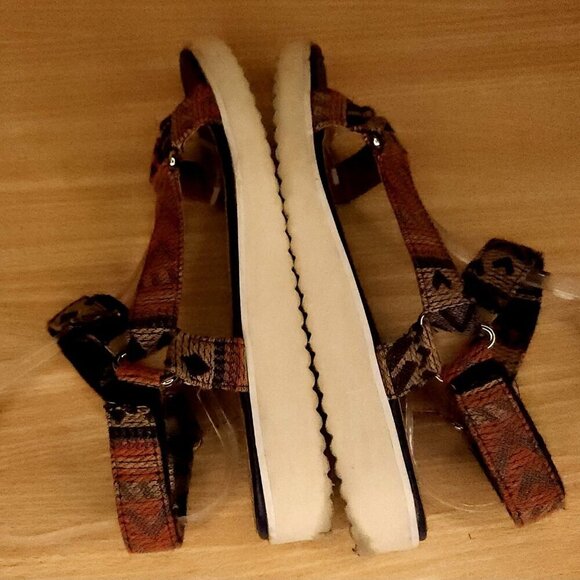 Call It Spring Womens Southwestern Hook and Loop Strap Sandals 7.5 - Picture 5 of 8